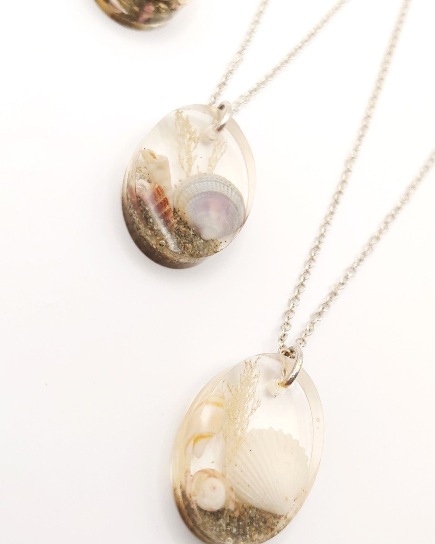 Necklace - Oval with Clam Shell