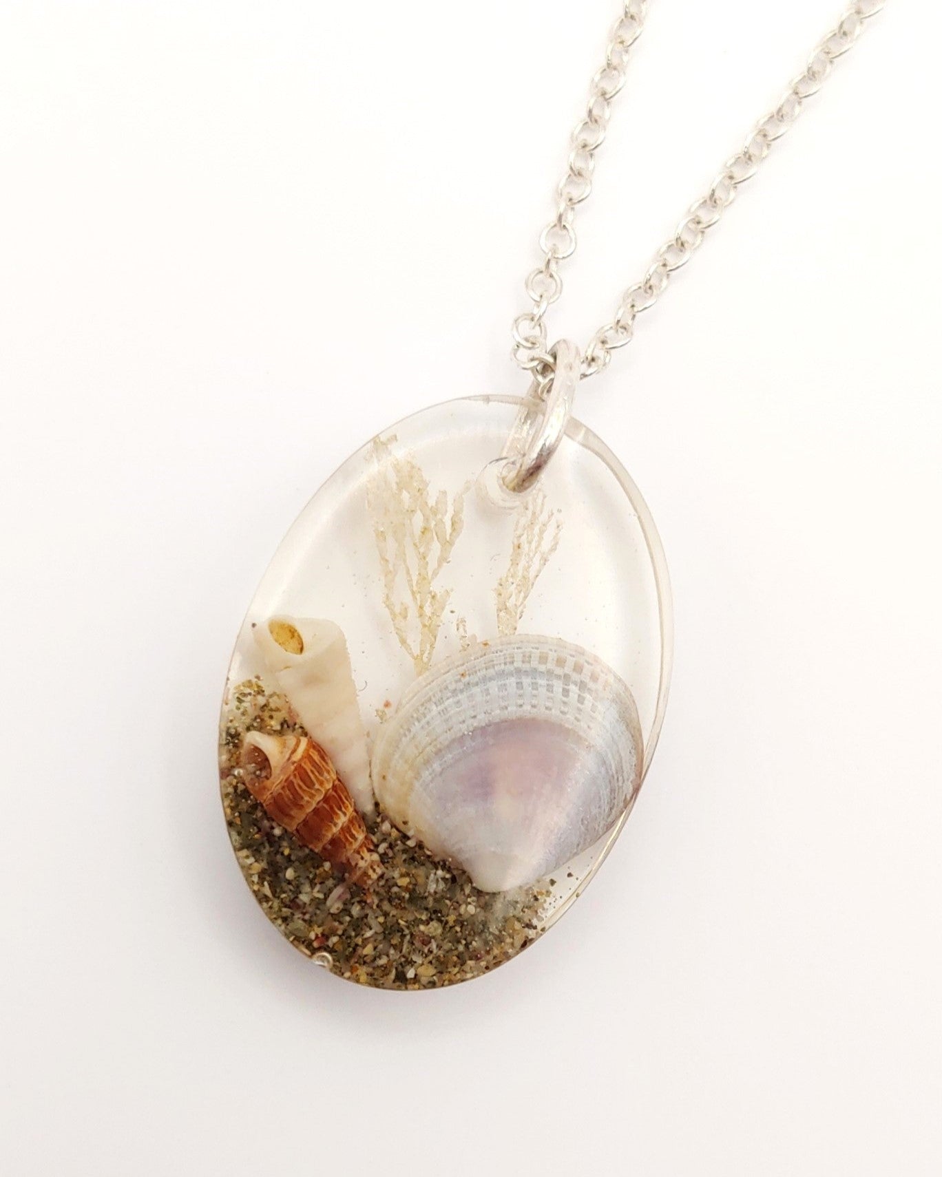 Necklace - Oval with Clam Shell