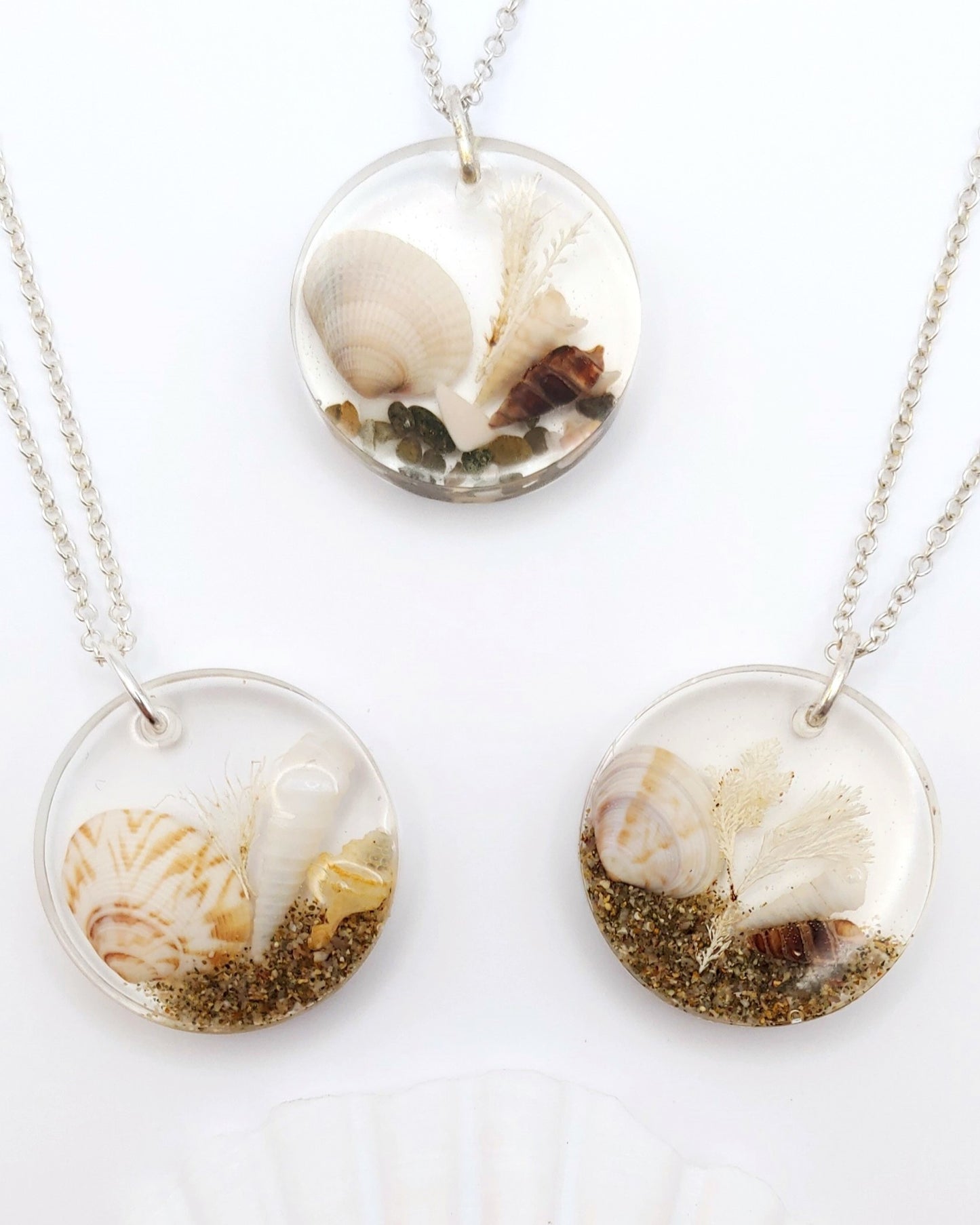 Necklace - Round with Clam Shell