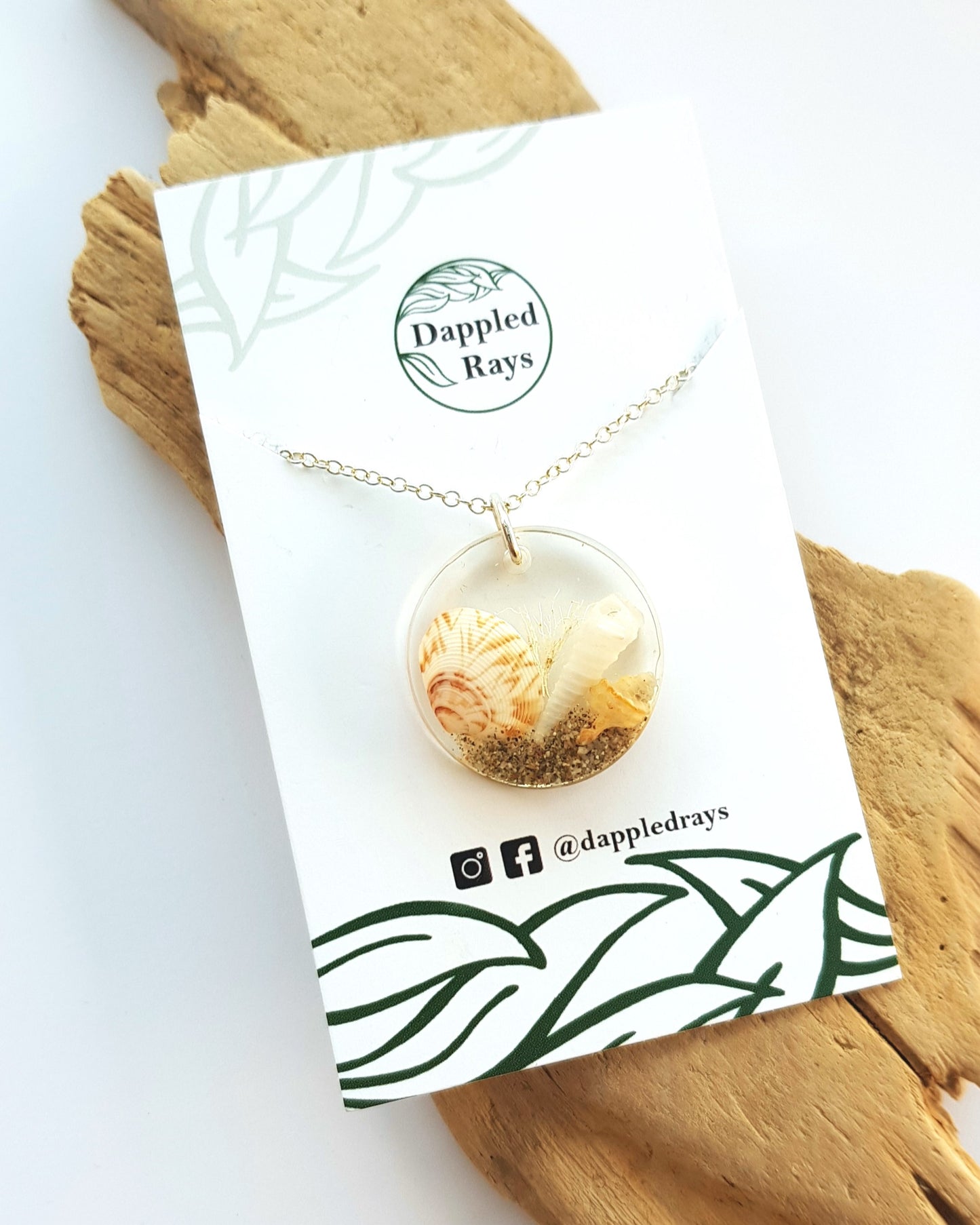 Necklace - Round with Clam Shell