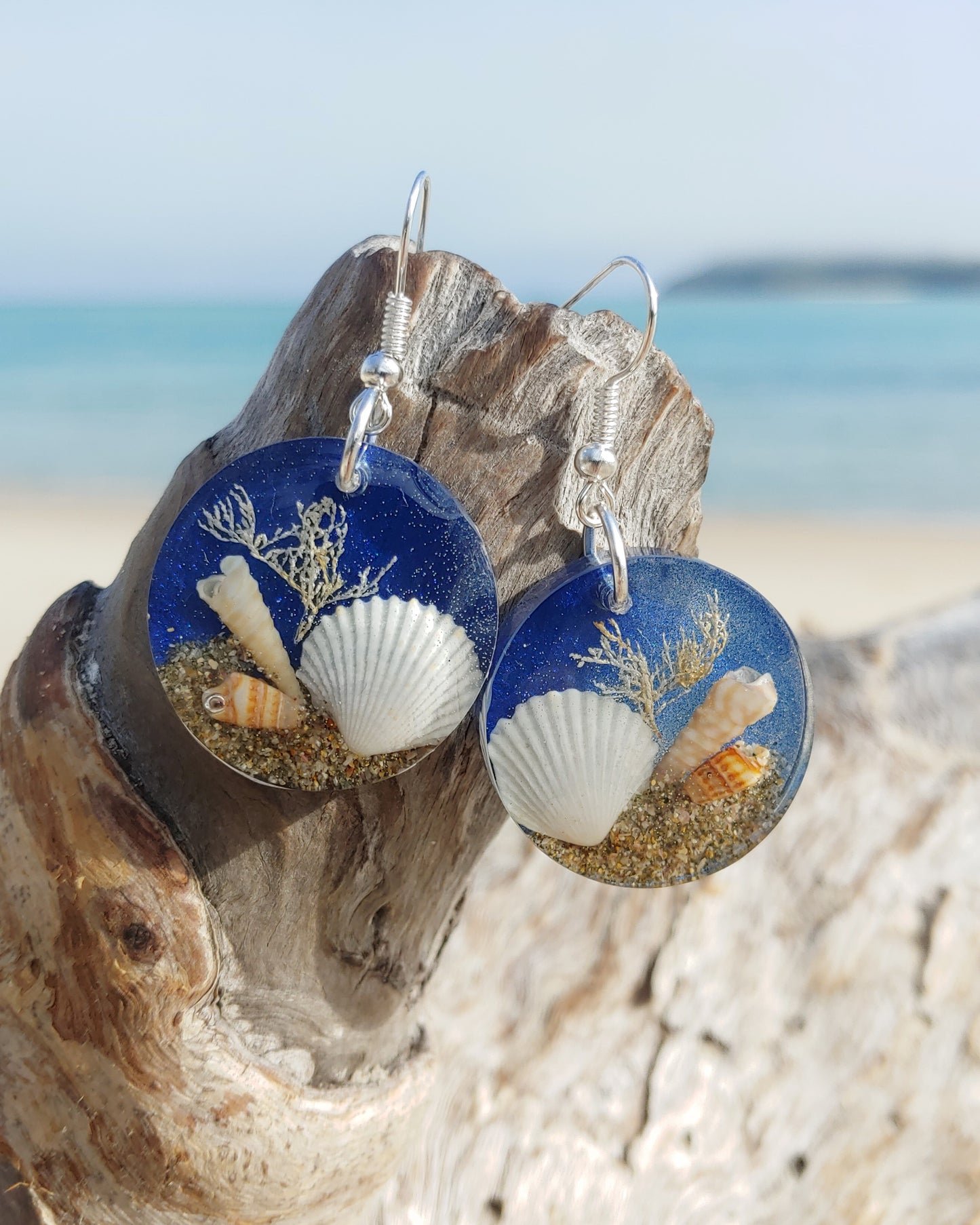 Earrings NEW - Round with Clam Shell - Ocean Blue