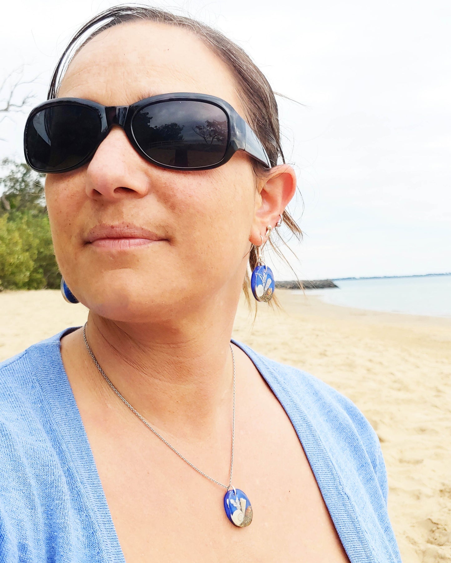 Necklace NEW - Oval with Cat's Eye Shell - Sea Blue