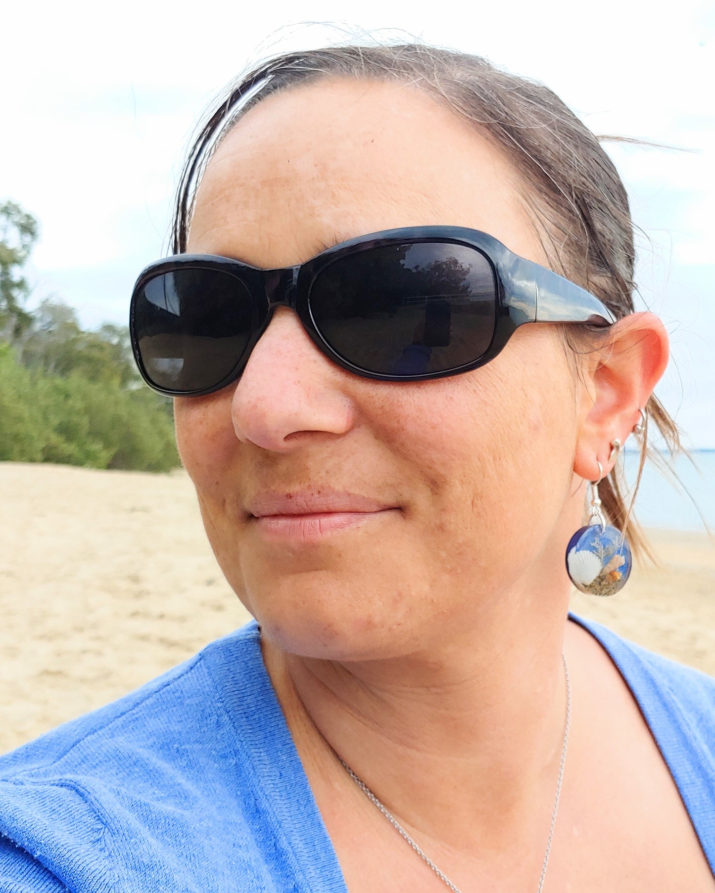 Earrings NEW - Round with Clam Shell - Ocean Blue