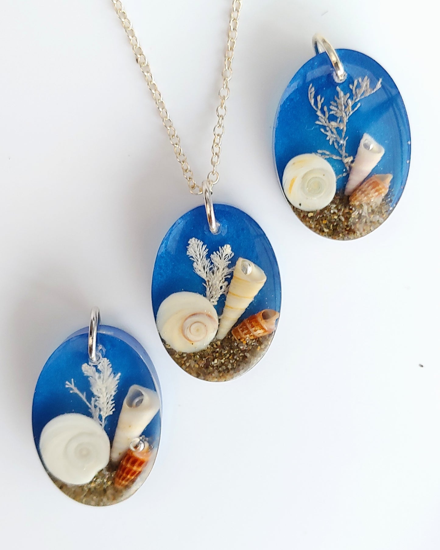 Necklace NEW - Oval with Cat's Eye Shell - Sea Blue