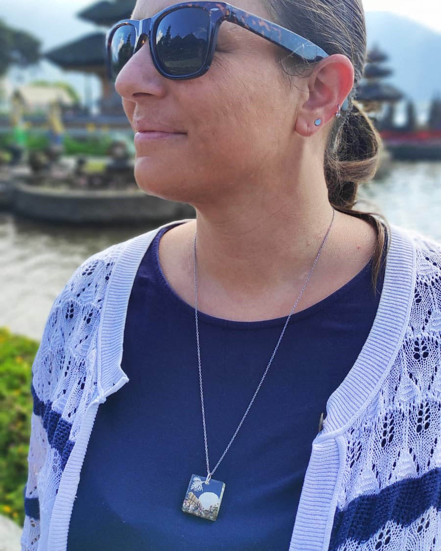 Necklace - Square with Clam Shell